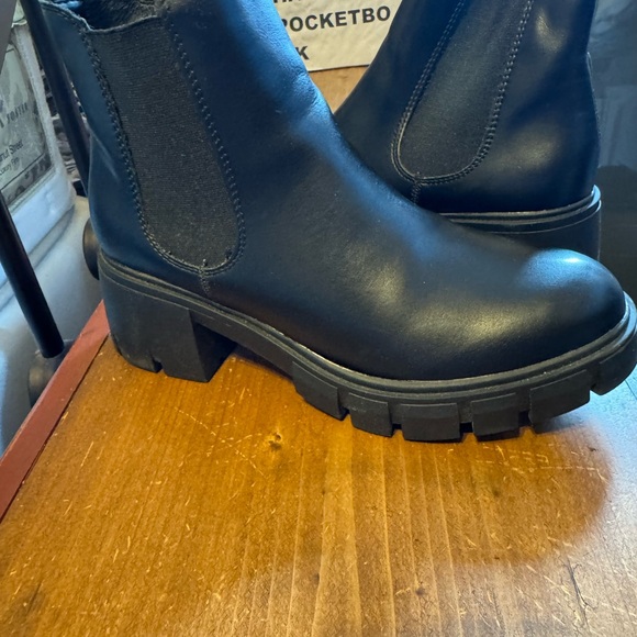 Black Ankle Boots/ Madden Girl Size 7.5 Slight scuff on Left front bootPhoto#12 - Picture 2 of 15